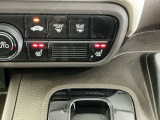 運転席/助手席シートヒーターで寒い日もすぐに温かくなり快適に過ごせます。2段階の温度調整が可能です