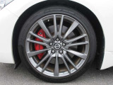ガンメタ塗装19インチアルミホイール(19&times;8.5J)、インセット:50、P.C.D:114.3(5穴)&245/40RF19 94W
