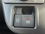 便利で快適な電動パーキングブレーキを装備!停車したときにブレーキペダルから足を離しても停車を維持する、ホールド機能が付いています。渋滞時など、ずっとブレーキペダルを踏んでいなくても良いので運転が楽に♪