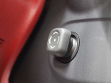 電動チルトステアリングです。