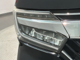 LEDヘッドライトは、点灯の瞬間から最大光量を発揮し、突然暗くなるトンネルなどでの安定感を高めます。