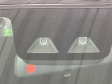 【スマートアシスト】走行中に前方の車両等を認識し、衝突しそうな時は警報とブレーキで衝突回避と被害軽減をアシスト。より安全にドライブをお楽しみいただけます。