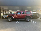 台形フェンダーアーチがJeep車共通のデザインとなっております。