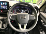 インテリアに合わせたデザインのステアリングは、運転される方のことも考え、運転しやすい形状、大きさです。是非一度、実際に触ってお確かめください。