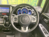 【純正革巻きステアリング】上質な革を使用することで、手にしっかり馴染みとても運転しやすいハンドルです♪