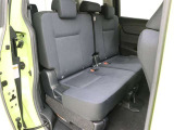 リアシートも厚く、長時間の移動もらくらくです!車種によってはラゲージスペースやトランクへのアクセスも可能!乗り心地・使い勝手共に充実です!!