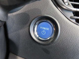 スマートキー装備車なので、キーを取り出さなくてもエンジン始動が可能です。