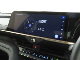 メーカー装着のディスプレイオーディオを装備しております。