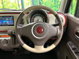 インテリアに合わせたデザインのステアリングは、運転される方のことも考え、運転しやすい形状、大きさです。是非一度、実際に触ってお確かめください。