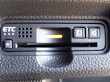 ■【ETC車載器】が装備されています。セットアップをしてお渡しとなり、ETCカードを差し込むだけで高速道路の利用が可能です。