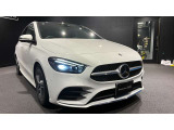メルセデス・ベンツはドイツ本国シュツットガルト近郊でのメルセデス自車が関わった重大事故を、40年以上に亘って調査しています。エアバッグやシートベルトテンショナーは、この調査の結果生み出されました。