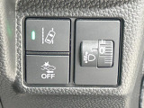 【ホンダセンシング】走行中に前方の車両等を認識し、衝突しそうな時は警報とブレーキで衝突回避と被害軽減をアシスト。より安全にドライブをお楽しみいただけます。