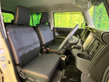 運転席シート廻りは使用感も少なく、良好な状態となっています。丁寧に使われていたことがよくわかりますね。