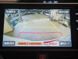 バックガイドモニターで、後方を確認しながら安心して駐車することができます。運転初心者も熟練者も必須の機能ですよ!