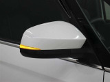 サイドターンランプ付きドアミラー。車両のドレスアップと右左折時の被視認性を兼ね備えたお洒落なミラーです。