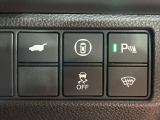 【パワーバックドア】スマートキーや運転席のボタンを押すだけでリアゲートが自動で開閉します!荷物を持っている時や、高い位置にあるバックドアを閉める際に便利な機能です♪