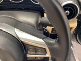 全車速追従機能付きのレーダークルーズコントロールのスイッチがハンドル部分にございます。