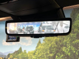 【デジタルインナーミラー】後席の大きな荷物や同乗者で後方が確認しづらい時でも安心!カメラが撮影した車両後方の映像をルームミラー内に表示。クリアな視界で状況の確認が可能です!