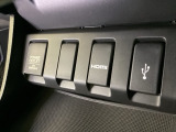 アクセサリーソケットはUSBのアダプターなどをつければ、スマホの充電にも使えます。横にはナビゲーション用の外部入力可能なUSB端子とHDMI端子がついています。