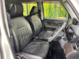 運転席シート廻りは使用感も少なく、良好な状態となっています。前オーナー様が丁寧に使っていたことがよくわかりますね。
