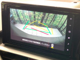 【バックカメラ】駐車時に後方がリアルタイム映像で確認できます。大型商業施設や立体駐車場での駐車時や、夜間のバック時に大活躍!運転スキルに関わらず、今や必須となった装備のひとつです!