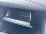 【 電動パーキングブレーキ 】電動なのでお車をしっかりホールドいたします!