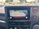 バックカメラおよびガイドライン表示が装着されていますので、車庫入れが苦手な人でもアシストしてくれます。