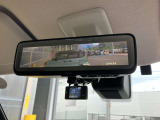 ★デジタルルームミラー★車両後方のカメラで捉えた映像をルームミラーに表示!画角がワイドで後席に人を乗せても視界が遮られません!後方の安全確認がしやすくなります!