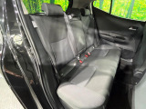 コンパクトカーですが、セカンドシートは十分な広さがあり快適にお乗りいただけます♪シートを倒して大きな荷物を積んだりと、用途の幅が広い1台です。