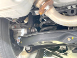 お車を安心してお乗りいただく為には、足回りの定期点検が欠かせません。サービスサポート(有償保証)では無料点検もご提供しており、安心のカーライフをお過ごしいただけるサポート体制が整っています。