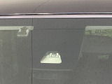 【スマートアシスト】走行中に前方の車両等を認識し、衝突しそうな時は警報とブレーキで衝突回避と被害軽減をアシスト。より安全にドライブをお楽しみいただけます。