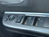 運転席窓操作部スイッチの画像です。