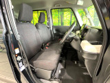 運転席シート廻りは使用感も少なく、良好な状態となっています。丁寧に使われていたことがよくわかりますね。