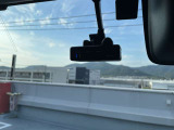 今やまさかの時のドライブレコーダー! 運転状況を映像と音声で記録します。