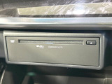 【CD/DVDデッキ】オプションのCD/DVDデッキを搭載。ディスプレイオーディオでエンタメをお楽しみいただけます。