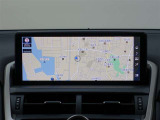 10.3インチのナビを装備しております☆