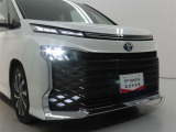 高輝度で点灯速度が速く、しかも消費電力の少ないLEDヘッドライトが装備されています!LEDの明るい光が走行中の視界の確保をサポートして、夜のドライブがより楽しく安全に運転できます♪