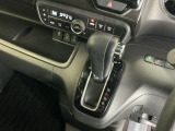 発進時から滑らかに加速する無段階変速のCVTはストップ&ゴーの多い街の中も快適です