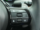 ◆アダプティブクルーズコントロール◆予め設定した車速内でクルマが自動的に加減速。前走車との適切な車間距離を維持しながら追従走行します。【LKAS】車線維持支援システムでステアリング操作を支援。