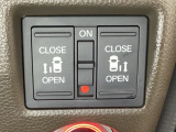 リアドアは乗り降りに便利な両側電動スライドドアです。また運転席に座っていながらスイッチ操作で自在にスライドドアを開け閉めできます。