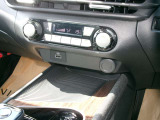 車内全体に快適な風を送り込みます☆オートエアコンなので一年中快適にすごせます