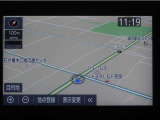 視認性に優れたナビゲーションを装備。現在地が分かりやすく、初めての場所でも安心してドライブ出来ます。日常使いから遠出まで、頼れる装備です。