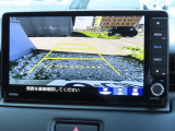 リアワイドカメラシステム!従来の視野に加えて、後方側方を約180&deg;まで見えるワイドビューと、後方を真上から見たような視野で駐車時などに便利なトップダウンビューの3つの視野があります!