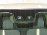 安全装備次世代スマートアシスト付です。毎日の運転で感じる不安や緊張を減らしヒヤッとするシーンの回避をサポートします。みんなに安全・安心を。