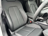 ●レザーシート『高級感や耐久性がありこちらのモデルにも採用されています。レザーは見た目が美しく内装を豪華に演出します。柔らかく肌触りが良く長時間の運転でも快適です。