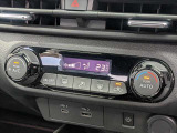 オートエアコンで温度を設定するだけで快適な車内環境を維持することができます!