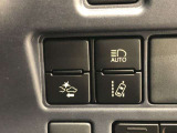 【TOYOTA SAFETY SENSE】走行中に前方の車両等を認識し、衝突の可能性がある時は警報音とブレーキで衝突回避と被害軽減をアシストしてくれます。