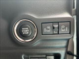 両側の電動スライドドアは運転席のボタンから操作することも可能です。