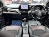 [室内]黒を基調としたシックな室内です☆落ち着いて運転して頂けます♪