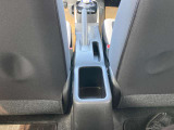 センターコンソール。小物入れとしてお使い下さい。